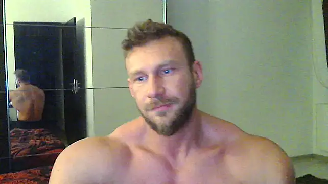 muscularkevin online show from December 7, 2024, 1:18 pm