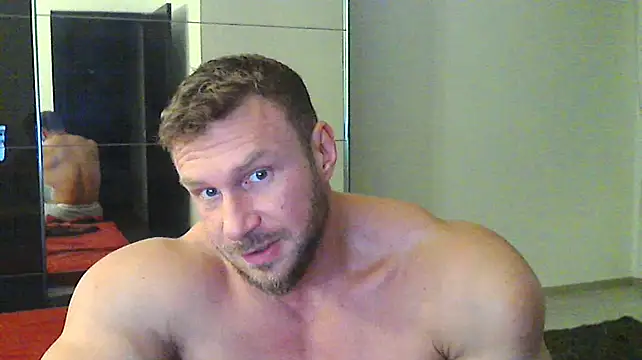 muscularkevin online show from December 23, 2024, 2:17 pm
