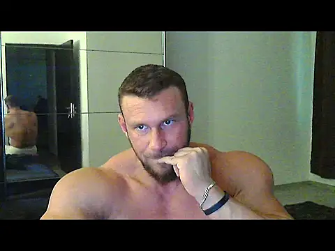 muscularkevin online show from October 4, 2025, 1:20 pm