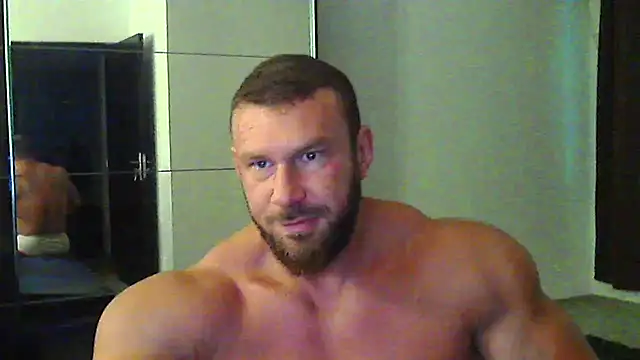 muscularkevin online show from July 17, 2026, 3:24 am