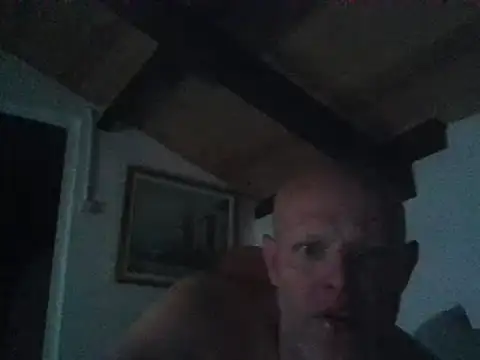 davigochi77bcn online show from March 14, 2025, 9:54 pm