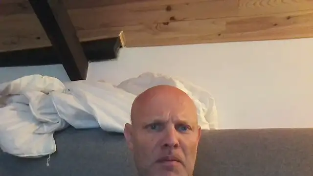 davigochi77bcn online show from November 9, 2025, 7:45 pm