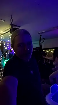 Hotredheadandtoungelasher online show from January 7, 2025, 9:40 am