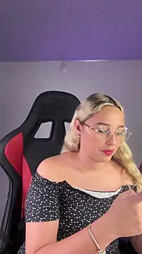 Irisweet  online show from November 11, 2025, 10:54 pm