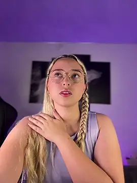 Irisweet  online show from November 27, 2025, 10:45 pm