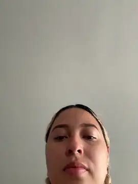 Irisweet  online show from February 26, 2026, 2:05 pm