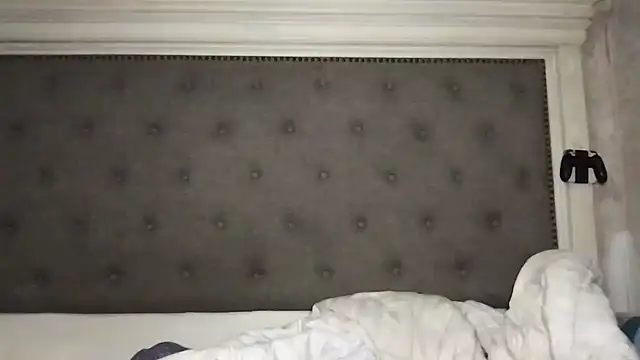 LuLuValenttine101 online show from March 27, 2026, 9:32 am