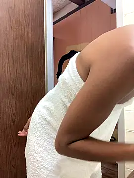 Jasmine FullsShine online show from November 19, 2025, 6:41 pm