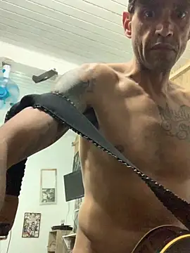 Snapshot of raphadoors19 chatting on November 26, 2025, 2:23 am raphadoors19 online show from November 26, 2025, 2:23 am