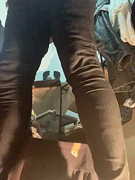 Snapshot of raphadoors19 chatting on February 15, 2026, 12:40 am raphadoors19 online show from February 15, 2026, 12:40 am