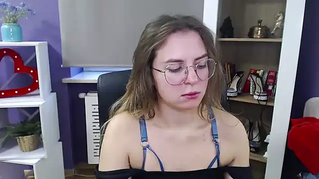 Zoey Erotic online show from December 2, 2024, 9:02 am