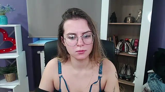 Zoey Erotic online show from December 3, 2024, 9:00 am
