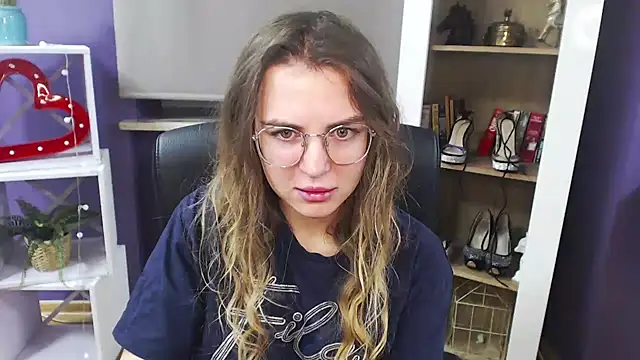 Zoey Erotic online show from December 19, 2024, 5:40 am