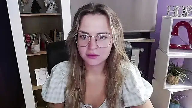 Zoey Erotic online show from October 10, 2025, 4:22 am