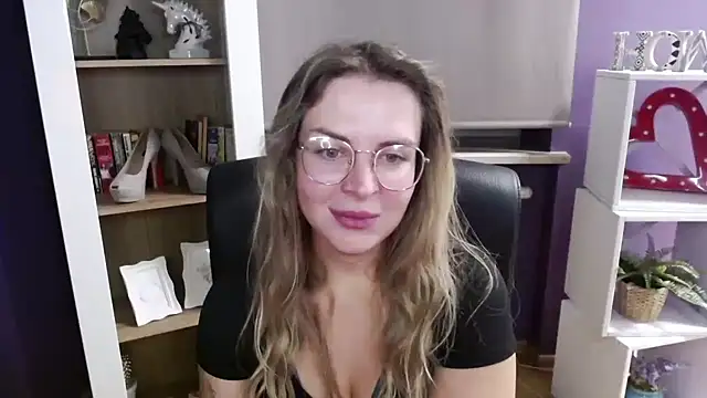 Zoey Erotic online show from October 13, 2025, 4:34 am