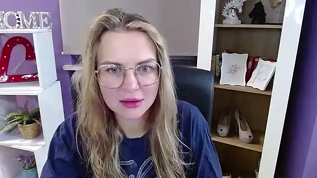 Zoey Erotic online show from October 29, 2025, 5:20 am