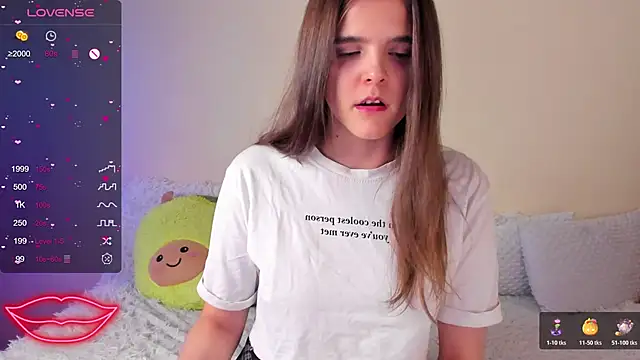 Snapshot of Ema_X_Love chatting on February 25, 2026, 8:07 pm Ema X Love online show from February 25, 2026, 8:07 pm