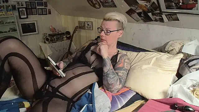 MaryG online show from March 2, 2025, 7:23 pm