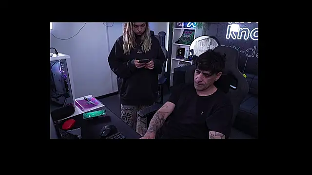 Elnonoykeila77 online show from September 19, 2025, 4:40 pm