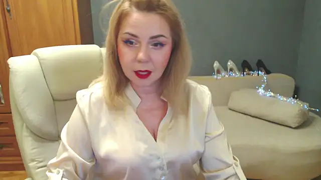 Cute sun online show from October 16, 2025, 4:30 pm