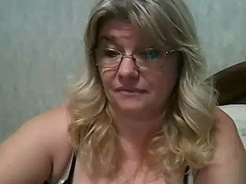 Snapshot of Diana_49 chatting on March 8, 2025, 5:43 pm Diana 49 online show from March 8, 2025, 5:43 pm