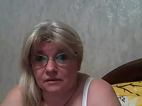 Snapshot of Diana_49 chatting on March 16, 2025, 10:55 am Diana 49 online show from March 16, 2025, 10:55 am