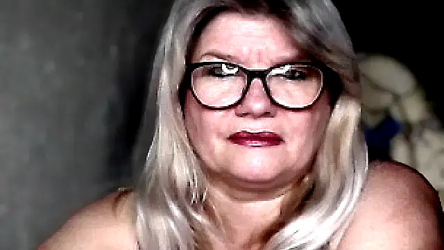 Snapshot of Diana_49 chatting on December 22, 2025, 1:13 am Diana 49 online show from December 22, 2025, 1:13 am