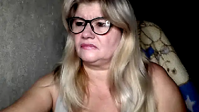 Snapshot of Diana_49 chatting on January 13, 2026, 8:41 am Diana 49 online show from January 13, 2026, 8:41 am