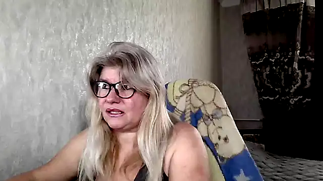 Snapshot of Diana_49 chatting on January 14, 2026, 9:48 am Diana 49 online show from January 14, 2026, 9:48 am