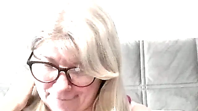 Snapshot of Diana_49 chatting on February 1, 2026, 5:33 pm Diana 49 online show from February 1, 2026, 5:33 pm