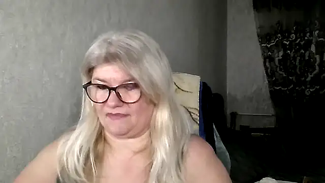 Snapshot of Diana_49 chatting on February 6, 2026, 7:45 am Diana 49 online show from February 6, 2026, 7:45 am