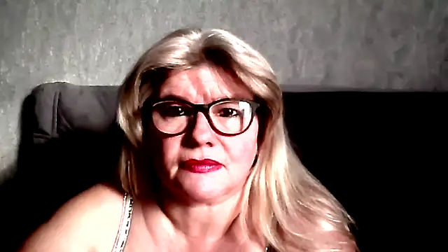 Snapshot of Diana_49 chatting on February 16, 2026, 1:29 pm Diana 49 online show from February 16, 2026, 1:29 pm