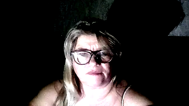 Snapshot of Diana_49 chatting on February 18, 2026, 9:11 pm Diana 49 online show from February 18, 2026, 9:11 pm