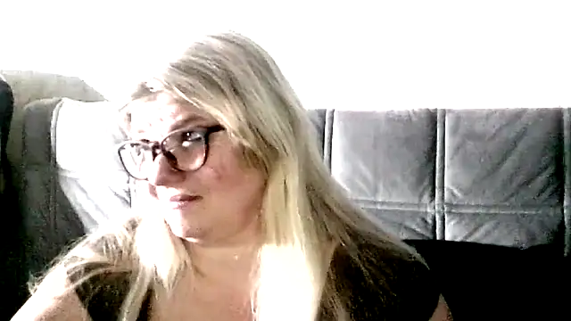 Snapshot of Diana_49 chatting on February 20, 2026, 6:30 pm Diana 49 online show from February 20, 2026, 6:30 pm