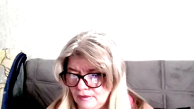 Snapshot of Diana_49 chatting on February 22, 2026, 9:08 am Diana 49 online show from February 22, 2026, 9:08 am