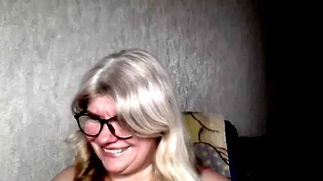 Snapshot of Diana_49 chatting on February 23, 2026, 9:17 am Diana 49 online show from February 23, 2026, 9:17 am