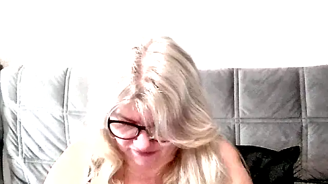 Snapshot of Diana_49 chatting on February 25, 2026, 2:48 pm Diana 49 online show from February 25, 2026, 2:48 pm