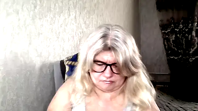 Snapshot of Diana_49 chatting on February 26, 2026, 8:24 am Diana 49 online show from February 26, 2026, 8:24 am