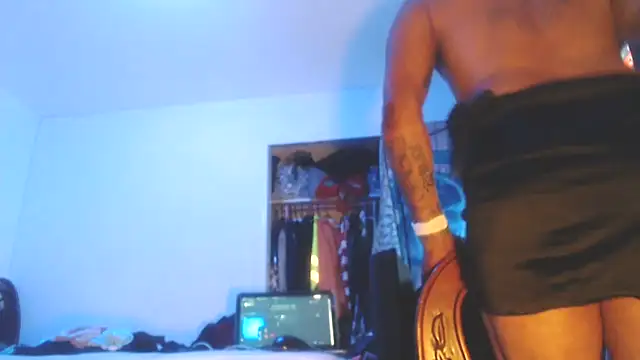 trophyboi69 online show from June 4, 2026, 6:19 am