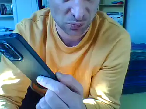 Snapshot of MmaxX004 chatting on March 2, 2025, 3:16 pm MmaxX004 online show from March 2, 2025, 3:16 pm