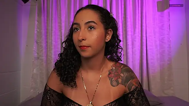 agatha collins  online show from September 19, 2025, 7:25 pm