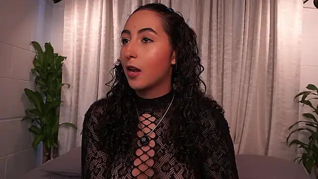 agatha collins  online show from February 6, 2026, 7:50 pm