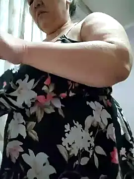 Snapshot of Zulfiya_Bruce chatting on January 18, 2026, 3:16 pm Zulfiya Bruce online show from January 18, 2026, 3:16 pm