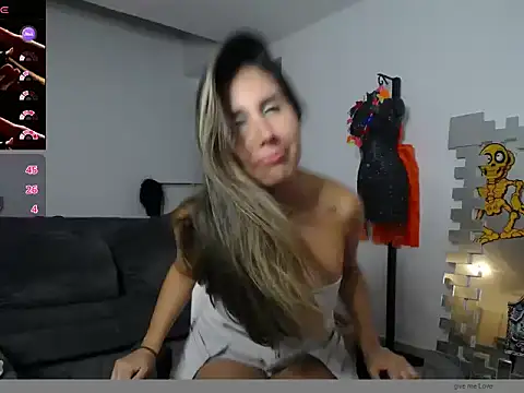  Luna07 online show from September 25, 2025, 4:16 am