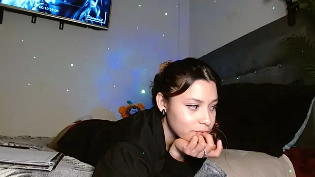 Snapshot of 3littleschoolteens chatting on February 14, 2025, 4:58 am 3littleschoolteens online show from February 14, 2025, 4:58 am