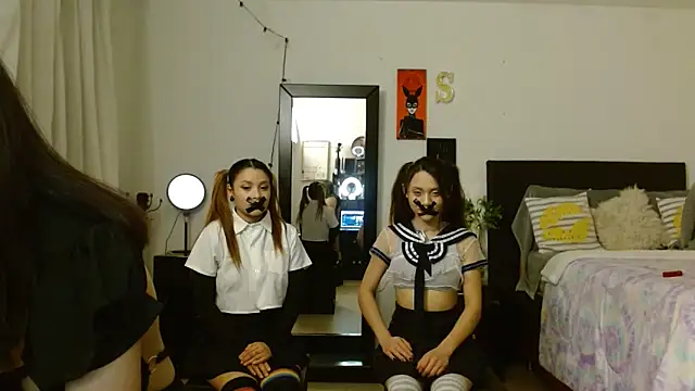 Snapshot of 3littleschoolteens chatting on February 16, 2025, 6:32 am 3littleschoolteens online show from February 16, 2025, 6:32 am