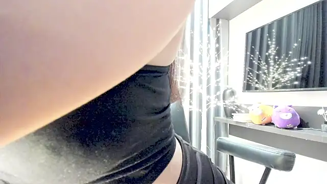 Snapshot of Kya_Choco8 chatting on January 2, 2025, 6:45 pm Kya Choco8 online show from January 2, 2025, 6:45 pm