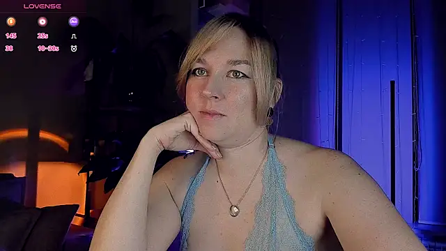 Snapshot of 5_in_one chatting on October 24, 2025, 4:20 am 5 in one online show from October 24, 2025, 4:20 am