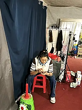 LaInsaciableIntensa online show from November 2, 2025, 11:51 pm