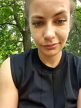 Keli Jessi online show from May 22, 2026, 1:06 pm